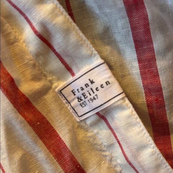 Frank & Eileen Stripe Linen Button-Up Shirt Size S
Excellent - Picture 9 of 9